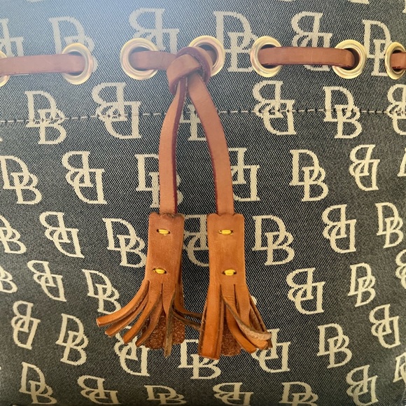 Dooney & Bourke Signature Crossbody Satchel Tulip Tote - Picture 13 of 16
